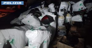 Frascati – Polizia segue GPS di uno scooter rubato e trova altri 52 veicoli anch’essi provento di furto (FOTO)