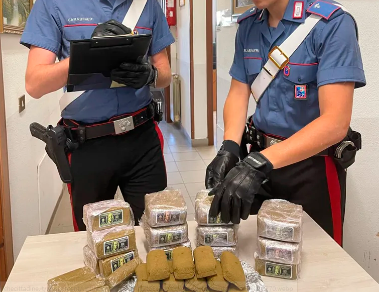 Anzio, girano con la Panda carica di hashish: arrestati due marocchini