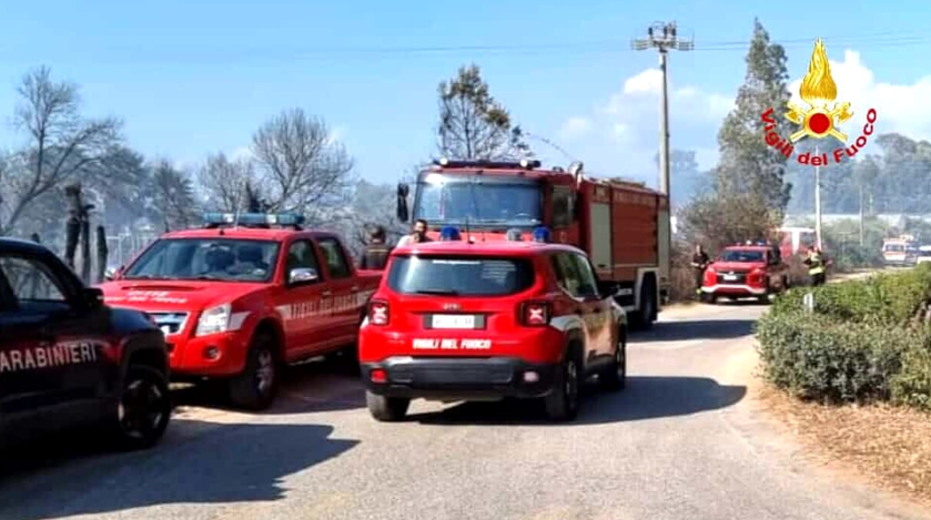 Sabaudia, da ieri brucia un vivaio a Strada Nocchia: minacciate alcune abitazioni