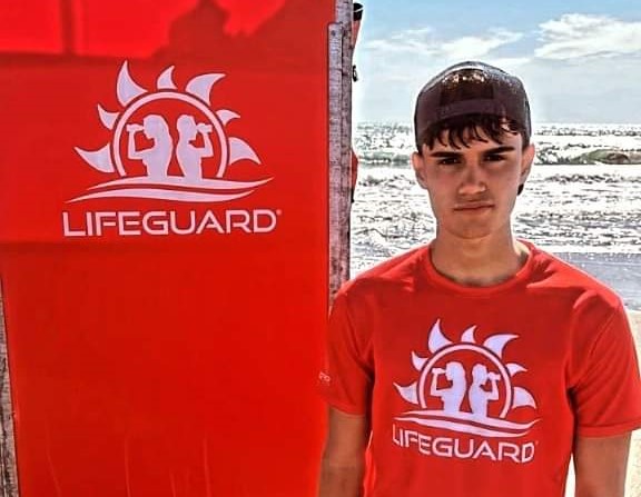 Tarquinia – Bagnino eroe a Sant’Agostino, Jacopo Liberati si tuffa e salva una bambina