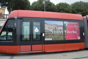 Viterbo, la città va “in vacanza” in Costa Azzurra ma piovono le critiche