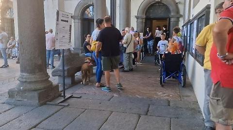 Biglietti Santa Rosa alle categorie riservate, bene ma da migliorare: gli ospiti della Prefettura davanti ai disabili