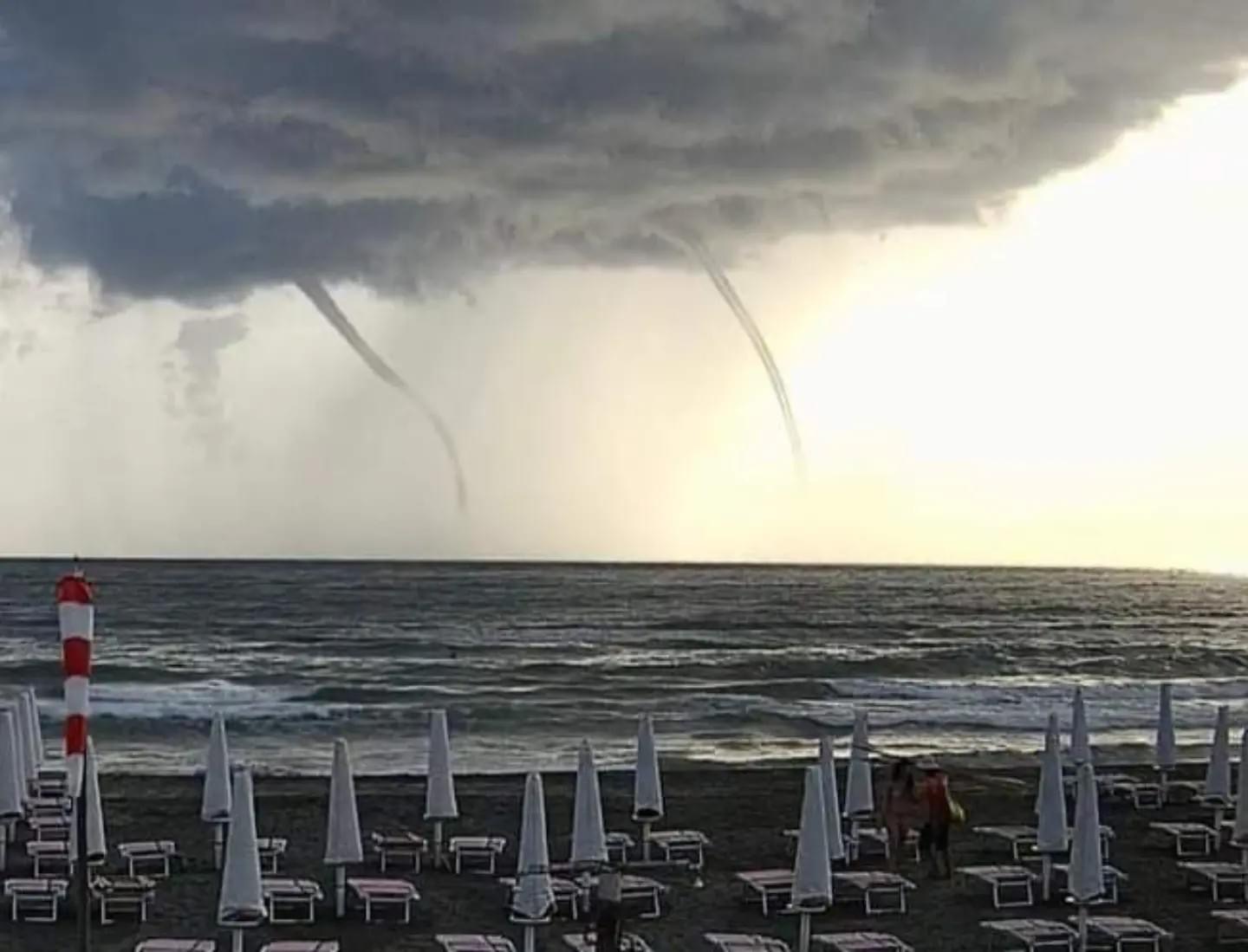 Fiumicino – Due trombe marine a largo Focene, rimaste lontano dalla costa
