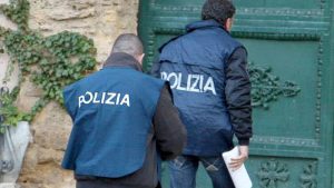 Rieti, minaccia col coltello la compagna: rumeno allontanato da casa