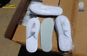 Civitavecchia, quasi 30mila paia di scarpe senza etichettatura bloccate al porto