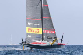 Louis Vuitton Cup, pokerissimo Luna Rossa: 5 su 5, Camboni centra le semifinali