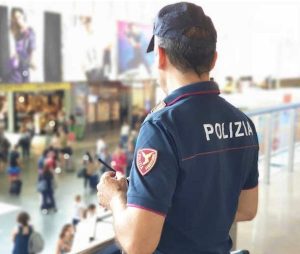Roma – Polizia rintraccia alla stazione Termini un uomo scomparso a fine luglio da Napoli