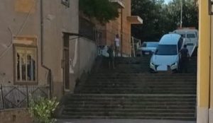 auto sulle scale tuscania