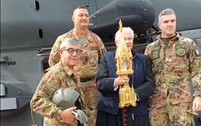 Il Cuore di Santa Rosa ha sorvolato Viterbo: un omaggio speciale al capofacchino Sandro Rossi