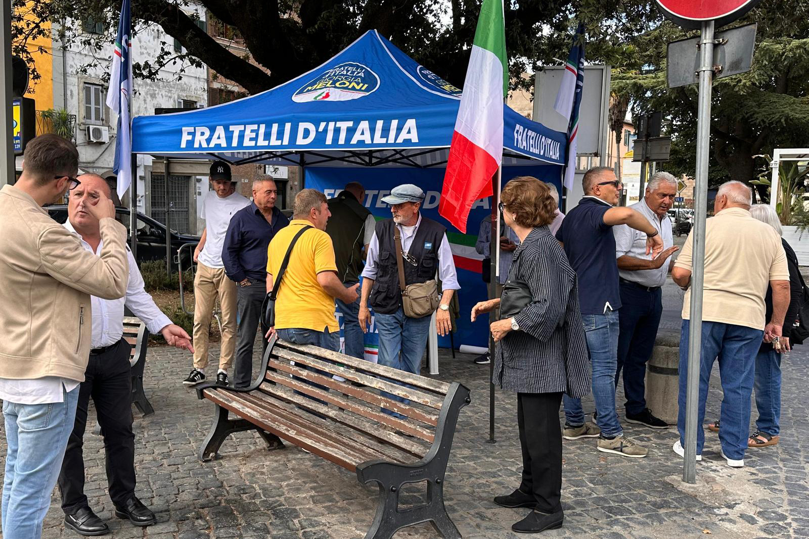 Fratelli d’Italia: “Partecipazione ed entusiasmo dei cittadini al gazebo di Vetralla”