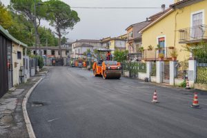 Rieti – Completata la stesura del nuovo asfalto in via Fonte Cottorella e via Cavatella