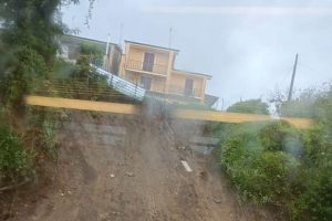 Vignanello – Frana lungo i binari della Roma nord, passeggeri bloccati (FOTO)