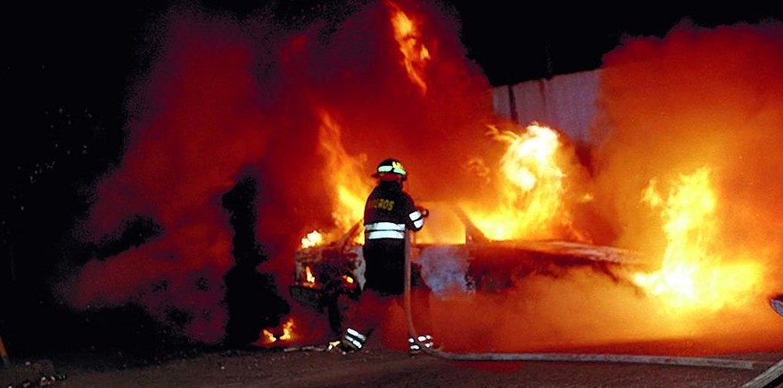 Nepi – Auto in fiamme sulla Cassia, intervento dei Vigili del fuoco