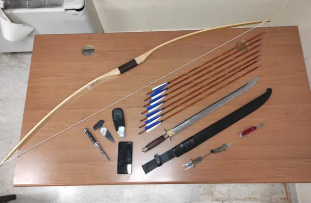 Civitavecchia, perseguita la ex e insulta i poliziotti: arrestato