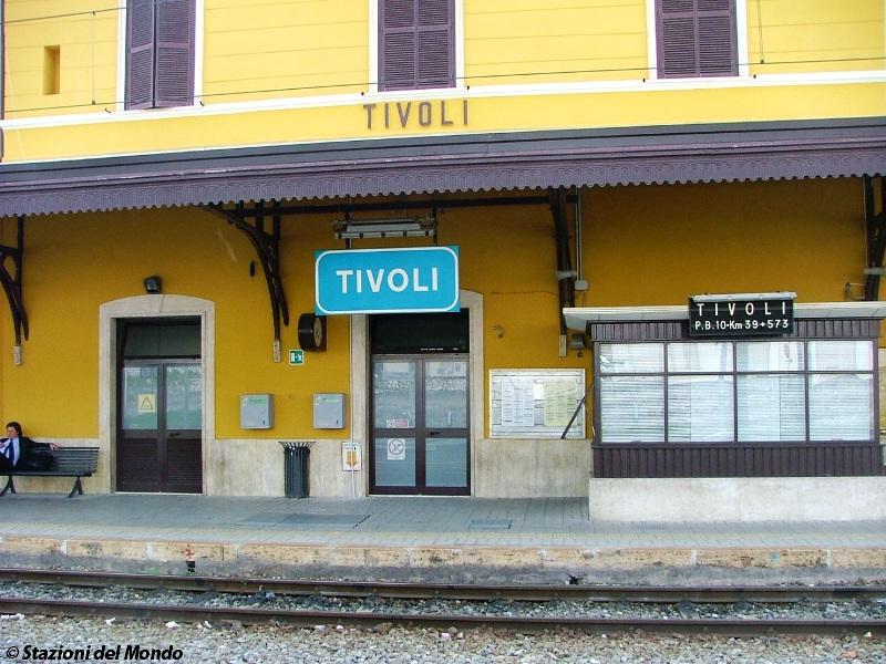 Tivoli – Tentata violenza sessuale su 16enne nella sala d’attesa della stazione, arrestato giovane