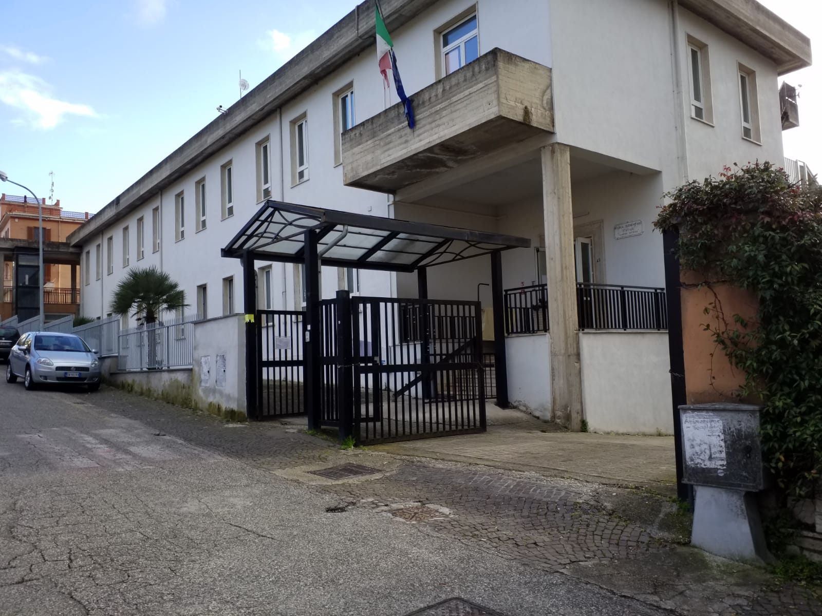Faleria – Termosifoni spenti da giorni e scuola chiusa, il sindaco: “Denunciata la società fornitrice”