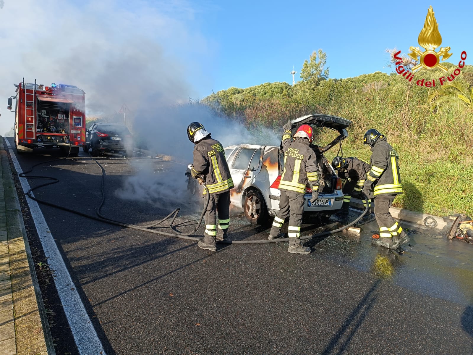 Santa Marinella – Violento incidente in via delle Colonie, auto Gpl prende fuoco (FOTO)