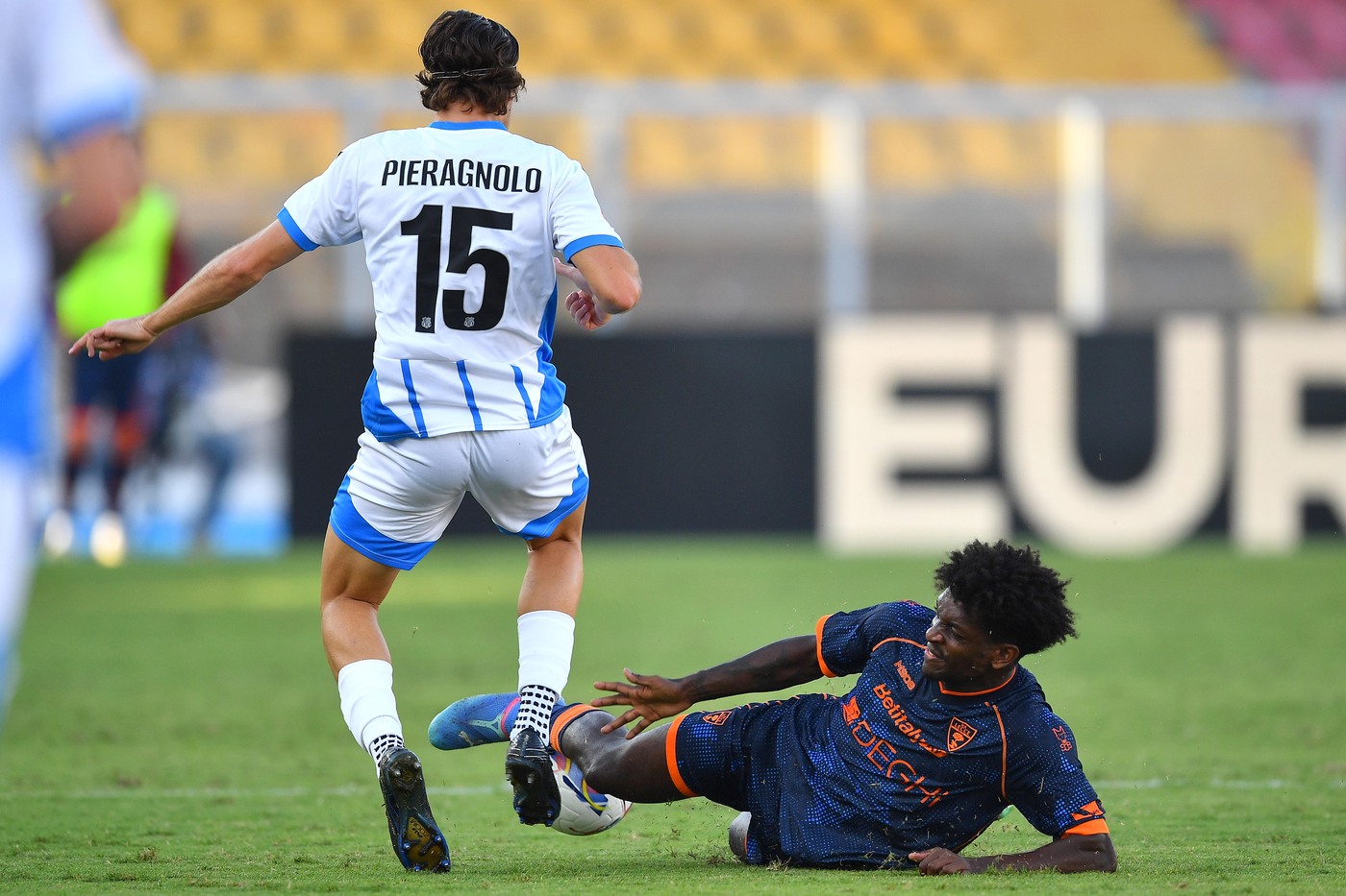 Serie A, clamoroso a Lecce: inseguimento e patente ritirata, sospeso Pelmard