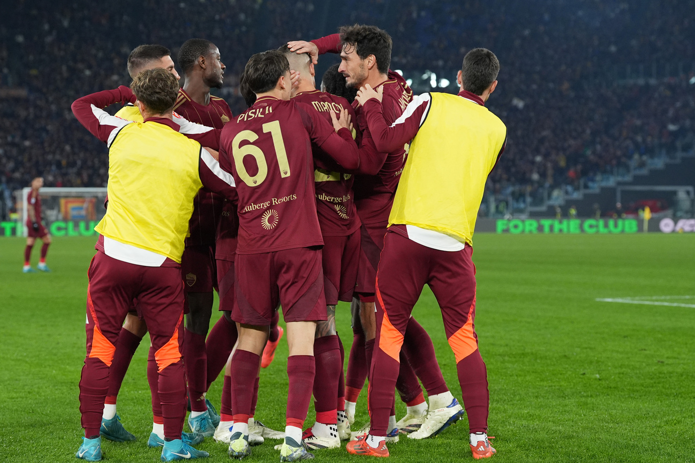 Cronache di A: la Roma riparte, poker al Lecce. Juve, ancora punti persi