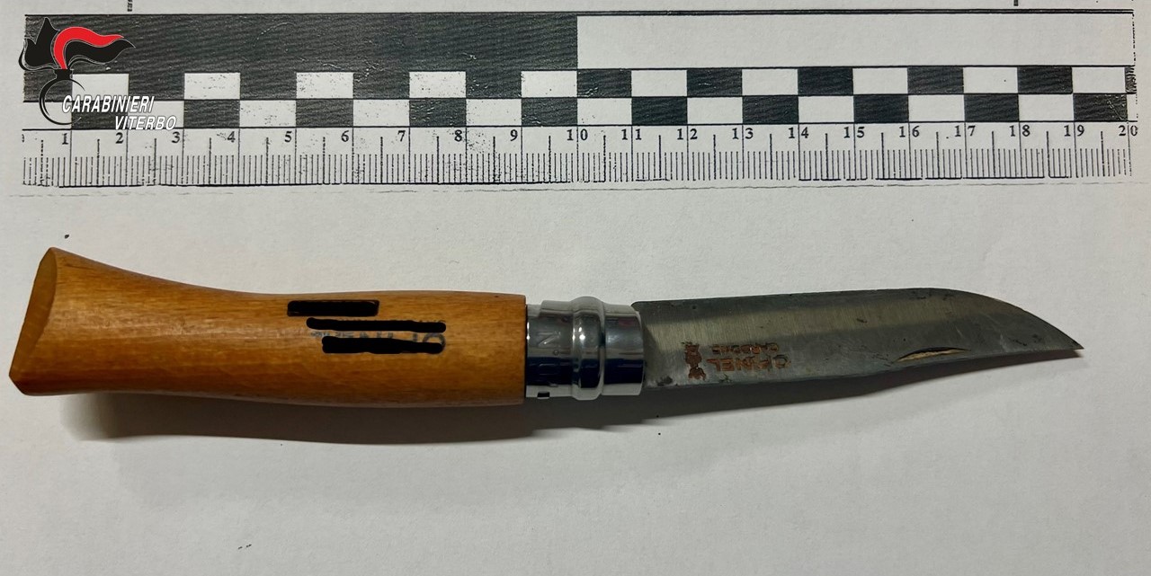 Civita Castellana, gira in auto con cocaina ed un coltello a serramanico: denunciato un cinquantaseienne