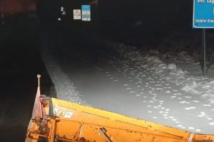 Ancora ghiaccio e neve nel Lazio, mezzi invernali dell’Astral in azione dall’alba (FOTO)