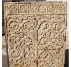 Castel Sant’Elia, i Carabinieri restituiscono al vescovo un pluteo marmoreo trafugato nel ’73