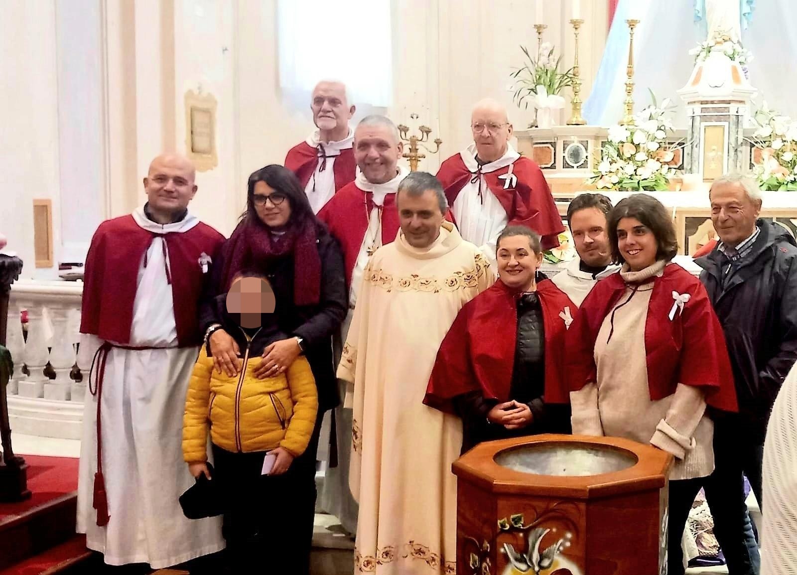 Nella parrocchia di Oriolo Romano una nuova vestizione e nuovi camici per la Confraternita