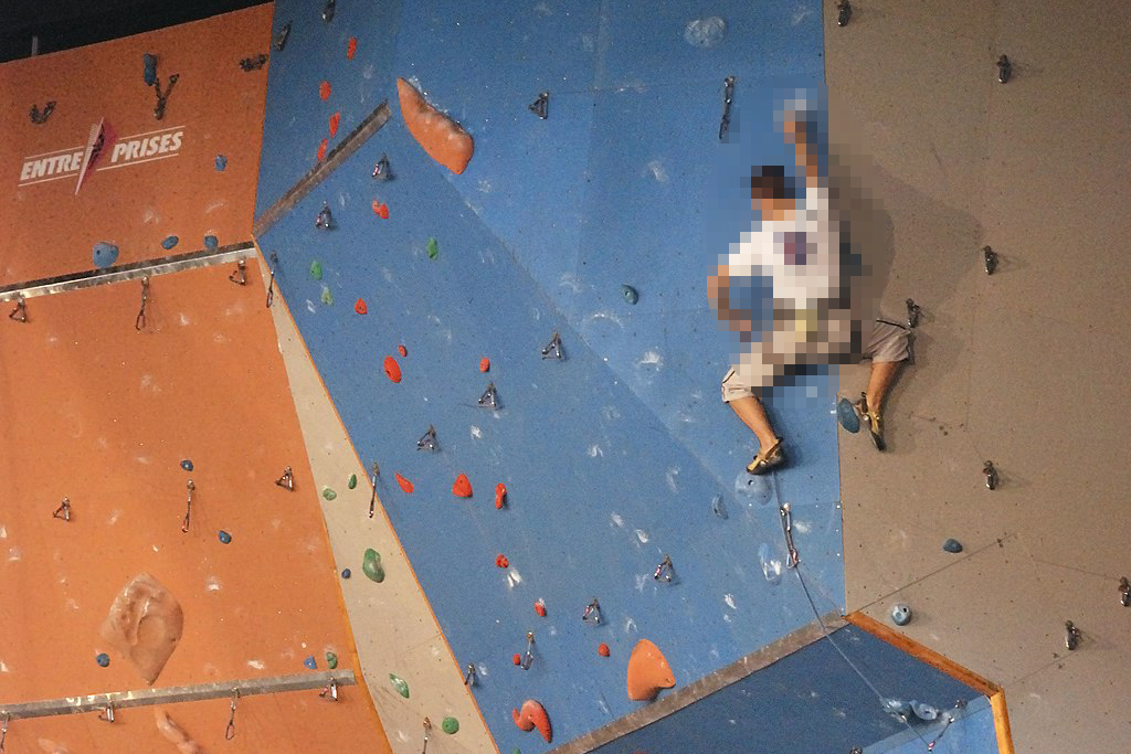 Bari – Cade in palestra durante un’arrampicata, 40enne in fin di vita