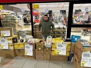 Tarquinia – Grande successo per la raccolta alimentare di Gioventù nazionale (FOTO)