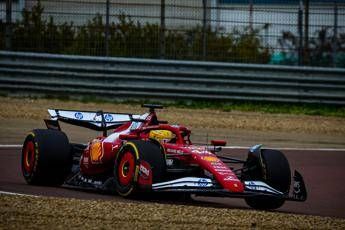 Ferrari, Fiorano d’emozione: SF-25 al debutto, riflettori e filming per Hamilton e Leclerc
