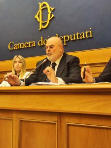 Essere umano e intelligenza artificiale: a tu per tu con Giovanni Spinapolice, ideatore del Manifesto del Transumanismo Inverso