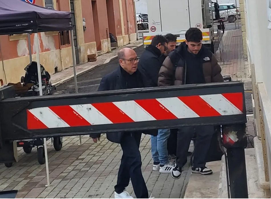 Carlo Verdone avvistato a Civitavecchia: si gira la quarta stagione di “Vita da Carlo”