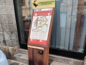 Acquapendente – Danneggiato il totem della Biblioteca, l’appello dell’amministrazione comunale