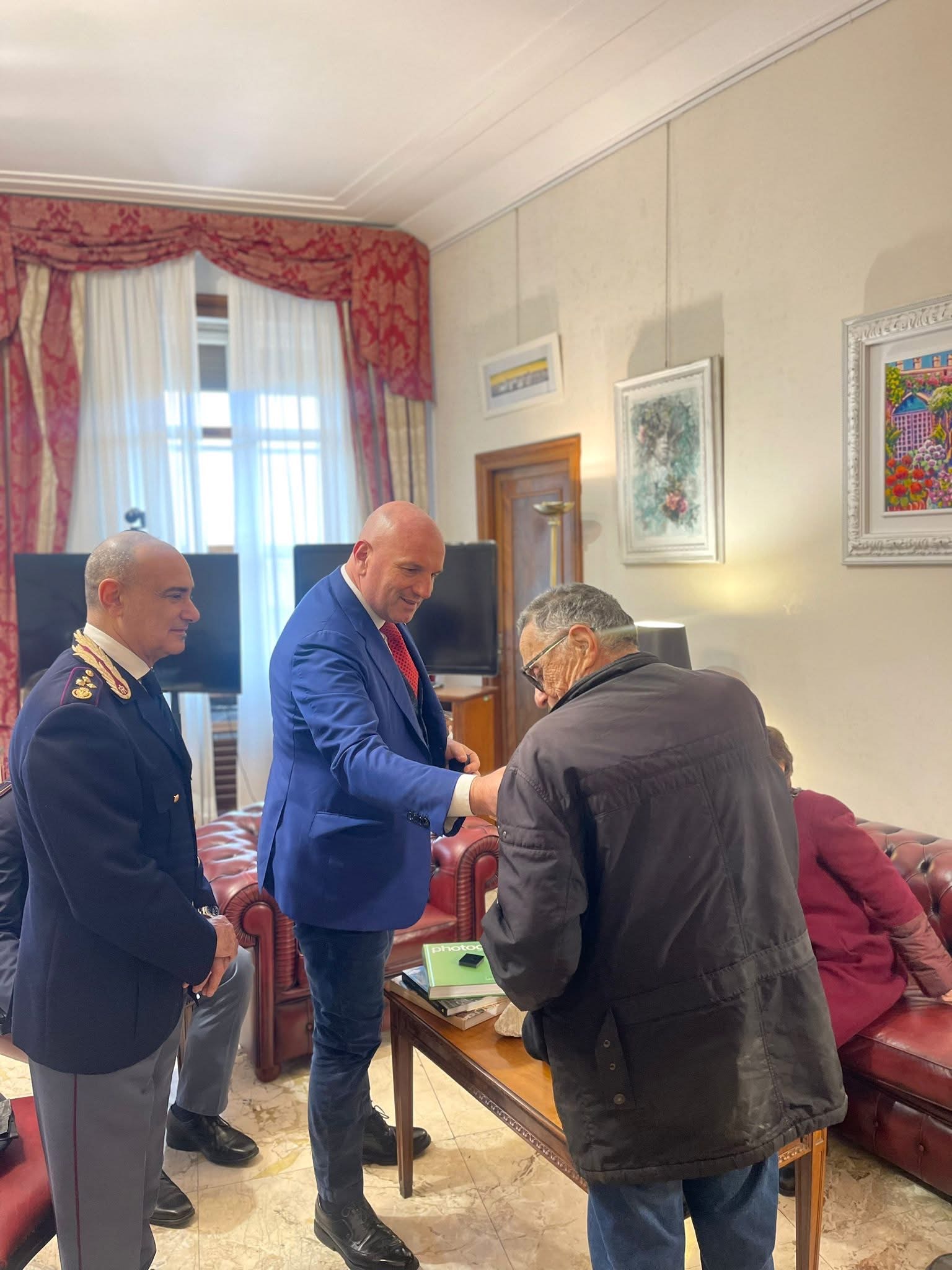 Roma – Vittima furto in casa scrive a Questore, grazie per recupero bottino