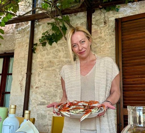 Degustazione di ostriche in Senato contro il granchio blu: da risorsa economica a preoccupante problema