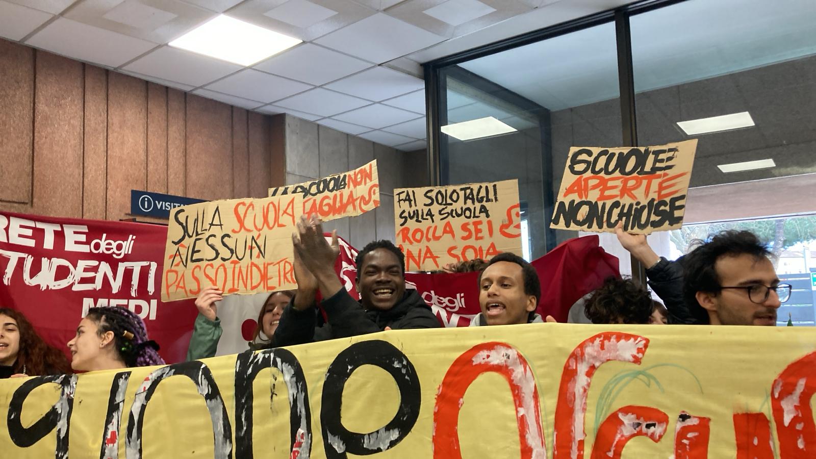 Dimensionamento scolastico: dopo l’occupazione della Regione concesso un tavolo di trattativa alla Rete degli Studenti Medi