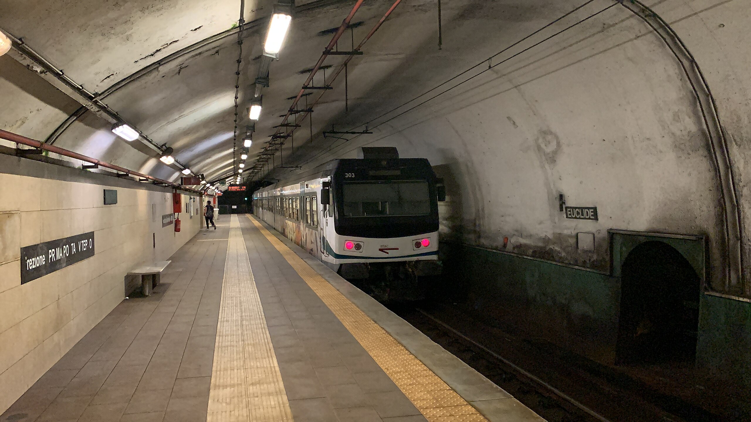 Accusa un malore sul treno Roma-Viterbo, passeggero soccorso alla stazione di Euclide