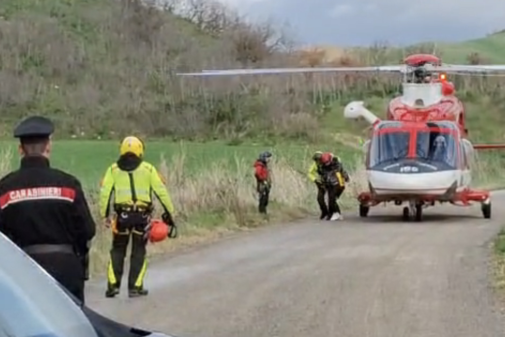 Tarquinia – Esonda il Mignone, famiglie intrappolate in casa salvate con elicottero e barca (FOTO)