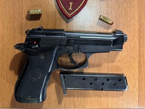 Roma – A spasso tra le vie di Montesacro con una pistola carica, polizia incastra due giovanissimi
