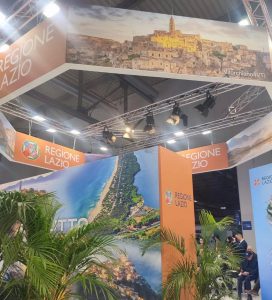 Matera – Immagine dei sassi in stand regione Lazio alla Bit di Milano, le scuse all’APT Basilicata