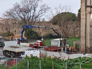 Viterbo – Parcheggi chiusi e multe in aumento: il centro storico verso le feste tra disagi e incertezza