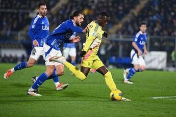 Nel segno di Muani: Juve corsara a Como col brivido, Motta respira