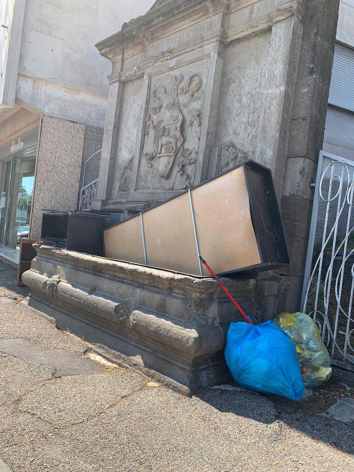 Viterbo – Allegrini: “Il Comune intervenga sul degrado del fontanile di piazzale Gramsci”