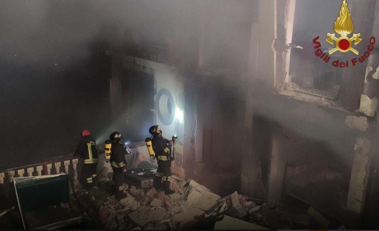 Esplosione nella notte a Campagnano: un uomo in gravissime condizioni, salvati due cani