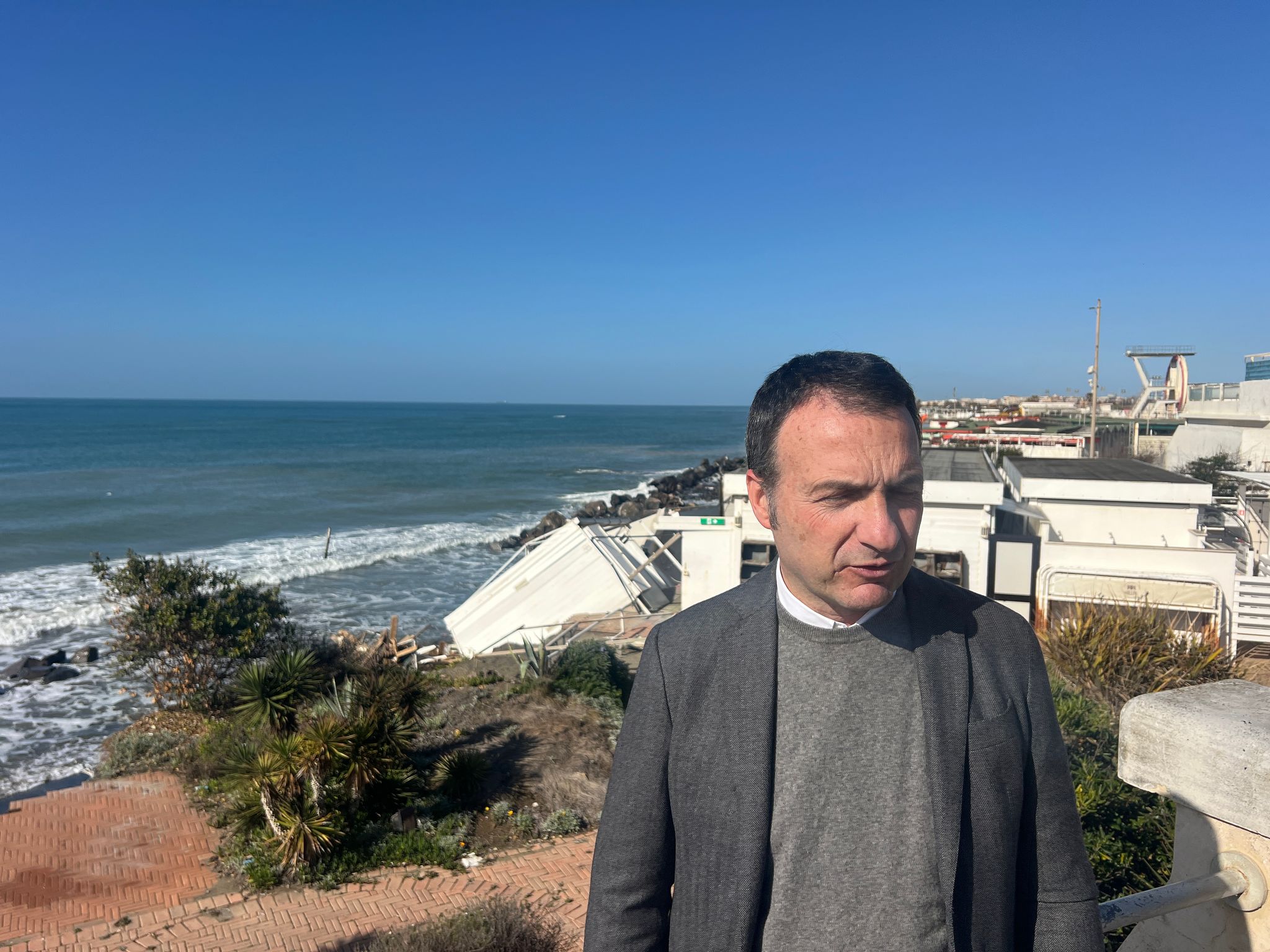 Ostia, prosegue la messa in sicurezza della Rotonda e del Kursaal: sopralluogo dell’assessore Ghera