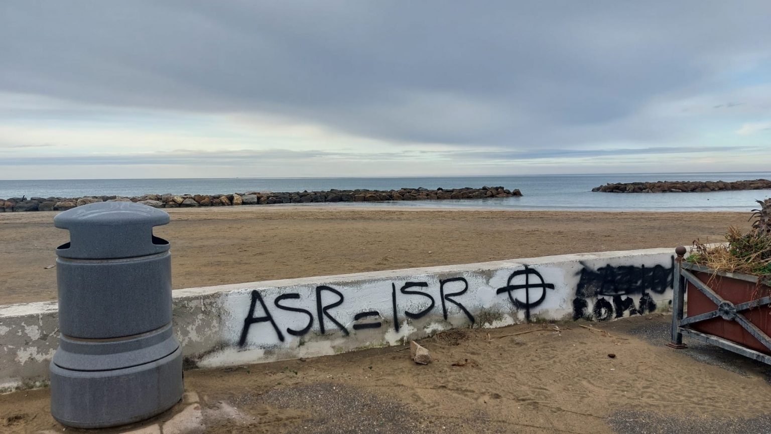 Santa Marinella – Movimento 5 Stelle: “Totale condanna per le scritte e le dichiarazioni antisemite”