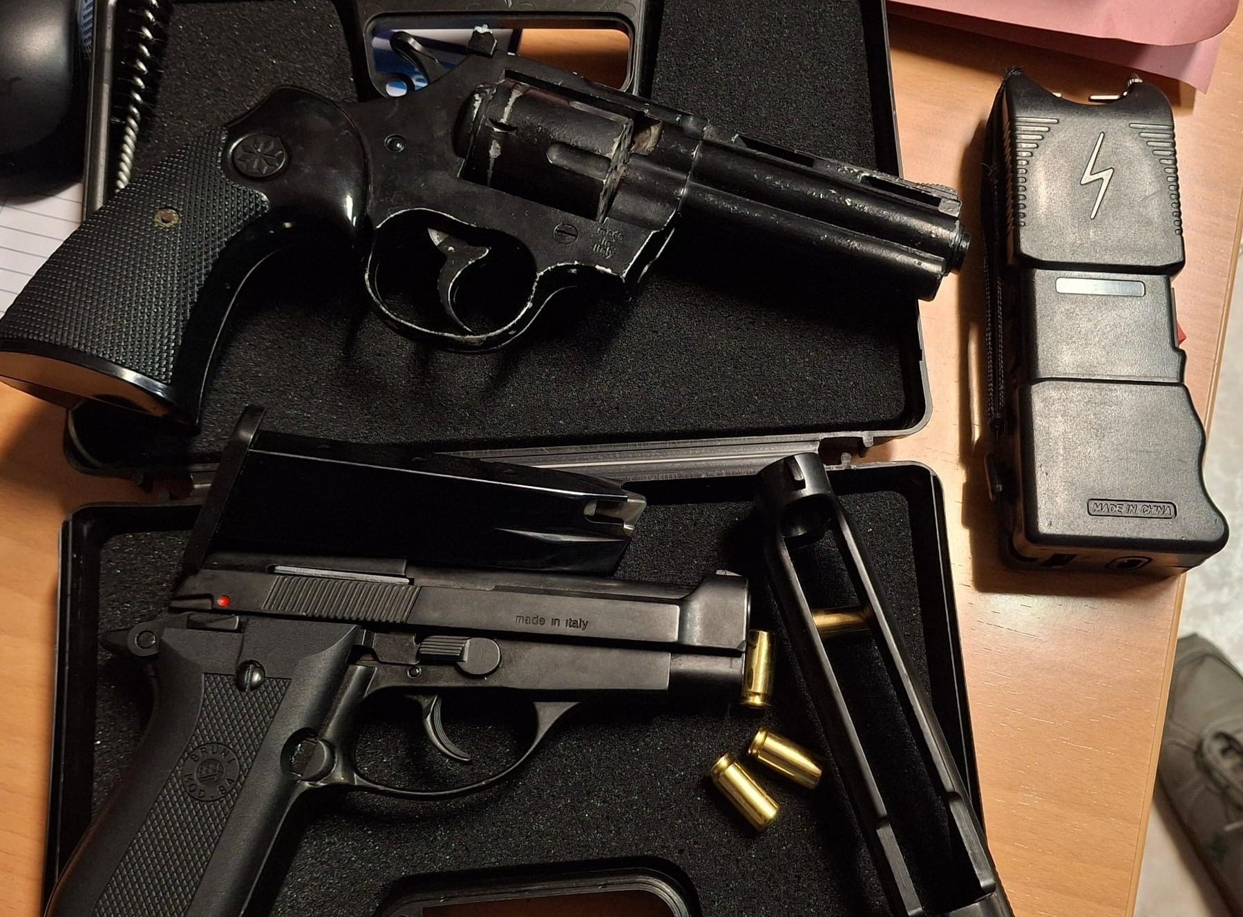 Roma – Coppia picchiata e poi minacciata con una pistola, tre romani finiscono in manette