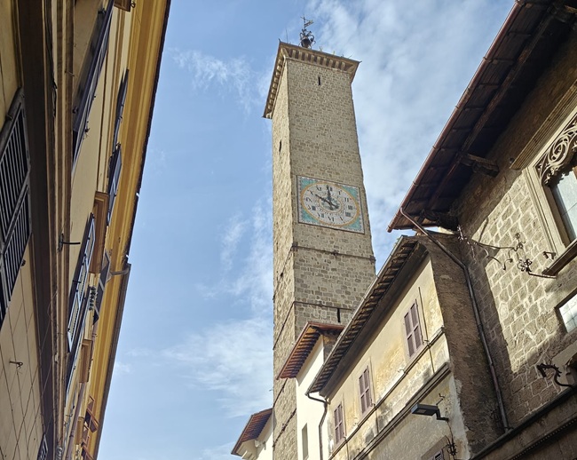 Viterbo e la sua storia – La Torre dei Priori o dei Monaldeschi, detta Torre Civica