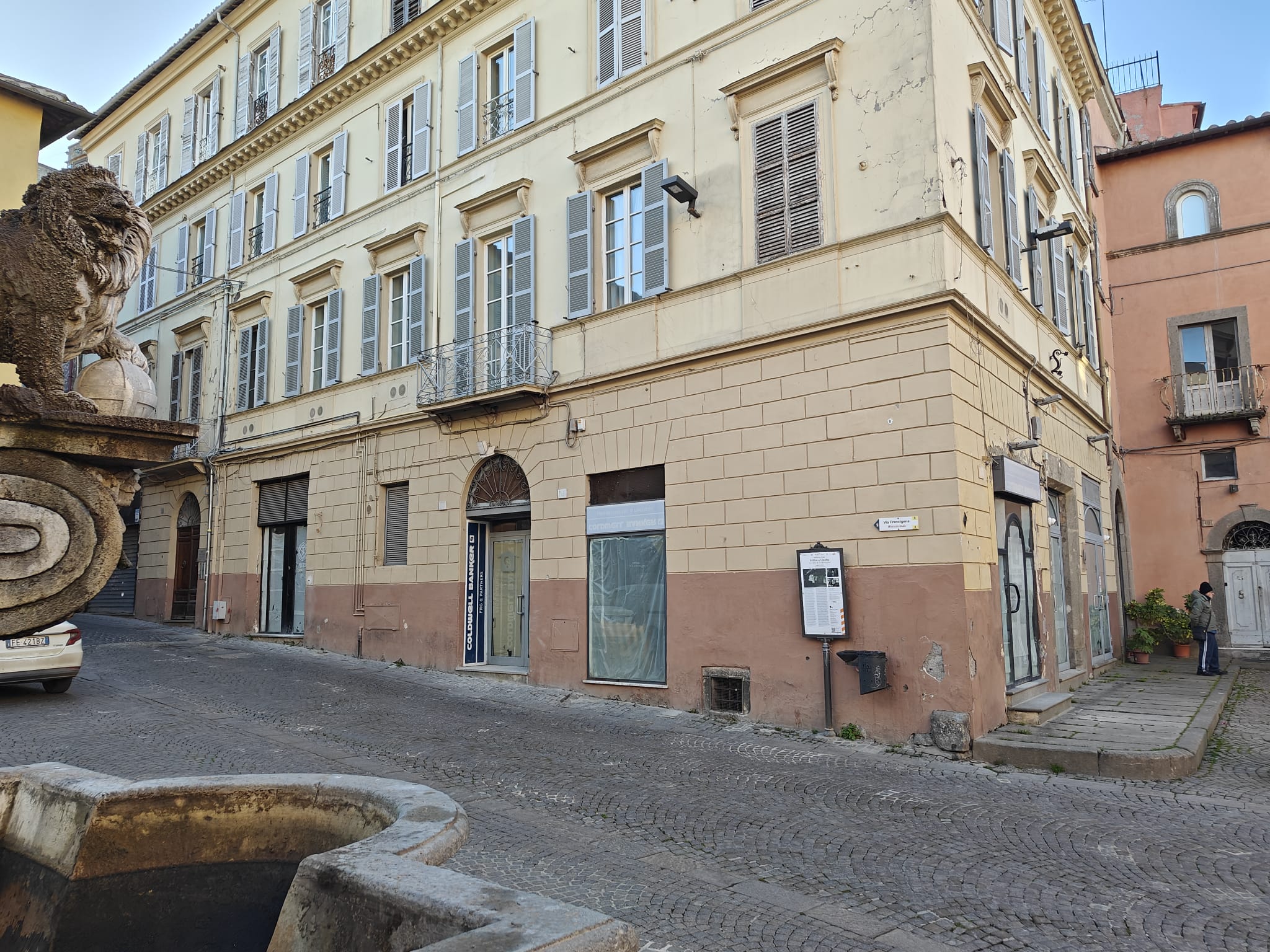 Viterbo – Piazza delle Erbe, qualcosa (finalmente) bolle in pentola