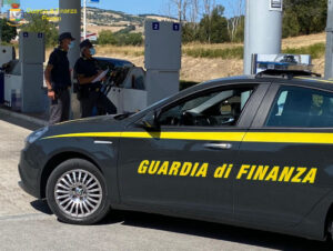 Pomezia: somministrazione illecita di manodopera, sequestrati 4 milioni a società trasporti